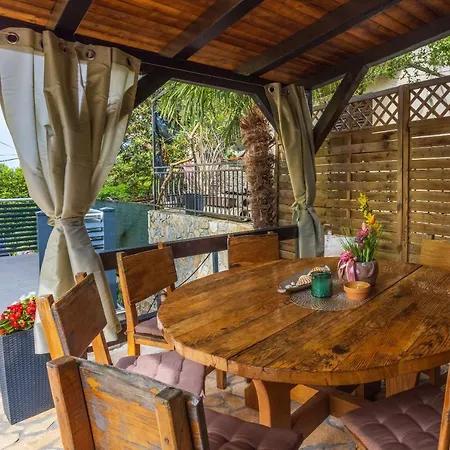 Apartmani Ana Dramalj Exterior foto