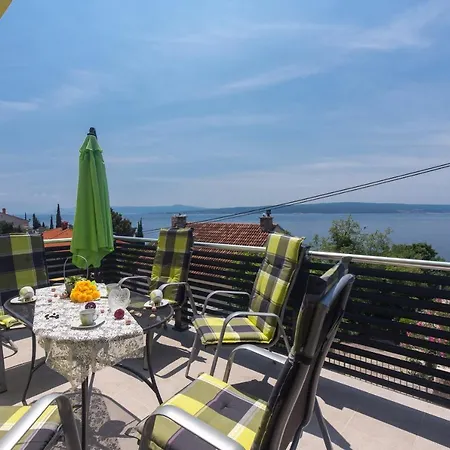 Apartmani Ana Dramalj Exterior foto